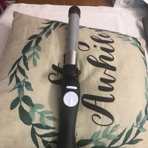 Beachwaver curling iron